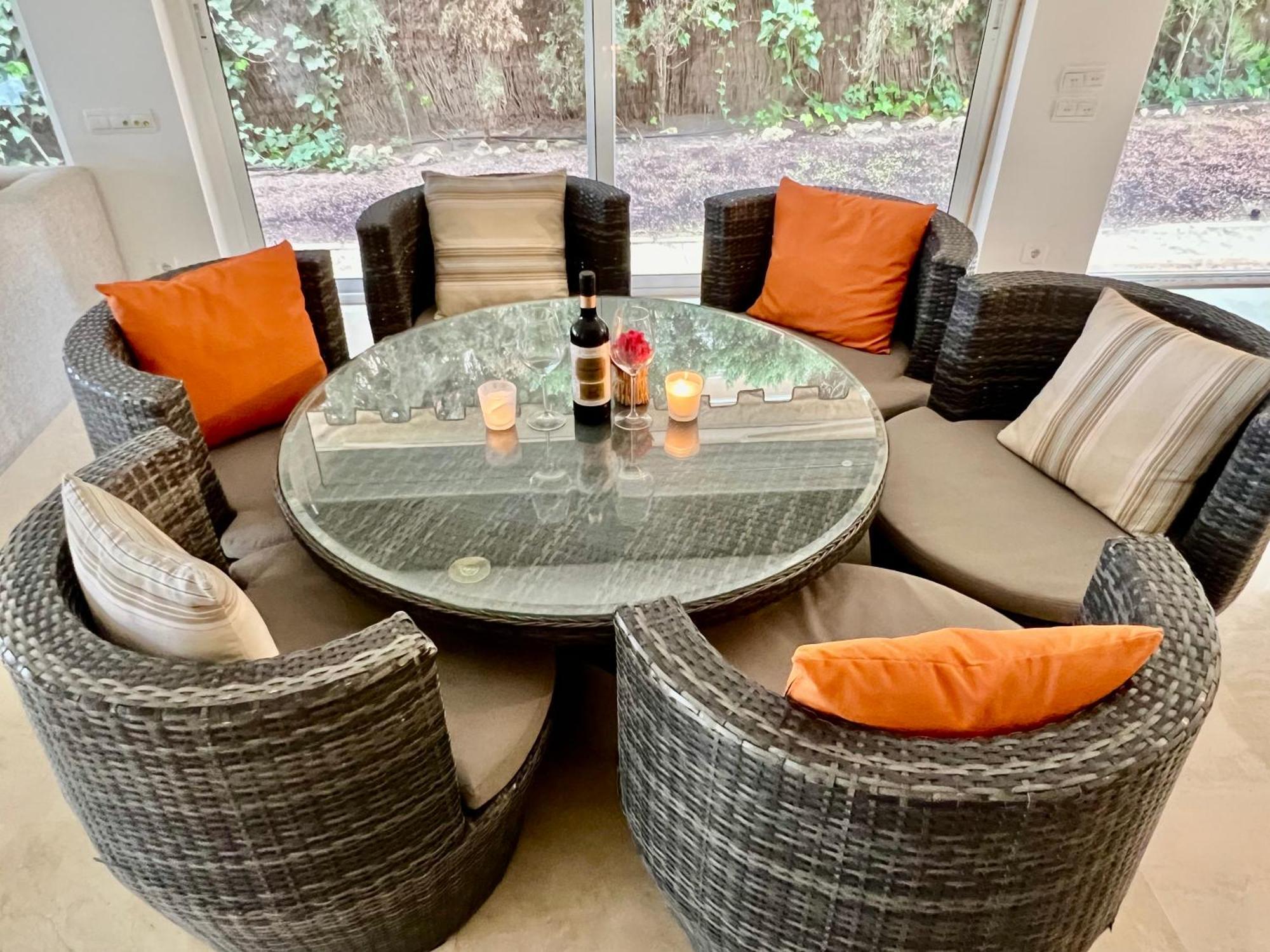 لقنت Beachside 4-Bedroom With Pool المظهر الخارجي الصورة