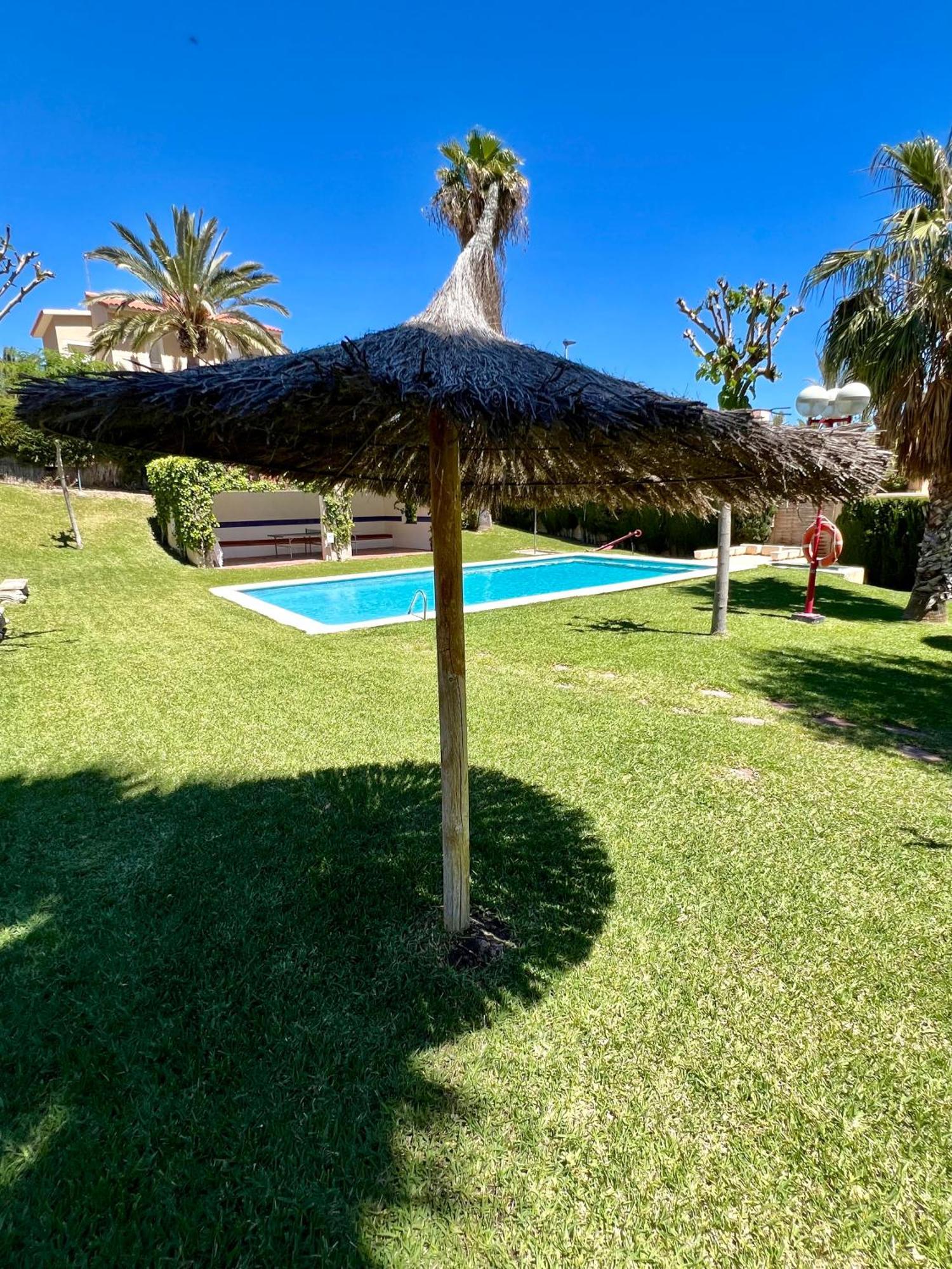 لقنت Beachside 4-Bedroom With Pool المظهر الخارجي الصورة